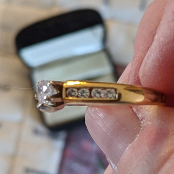 Diamond ring - Picture 2 of 7